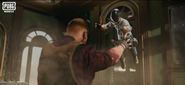 Нападение главного персонажа PUBG MOBILE на бандита