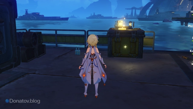 Лучистый кристалл 168 на ящике на пристани