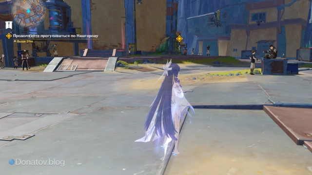 Группа людей справа