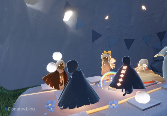 Игроки общаются за столом у Бабушки