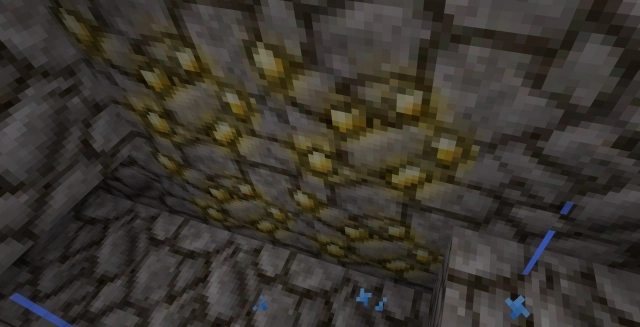 Золотая руда в Minecraft: где найти, как добывать и для чего используется