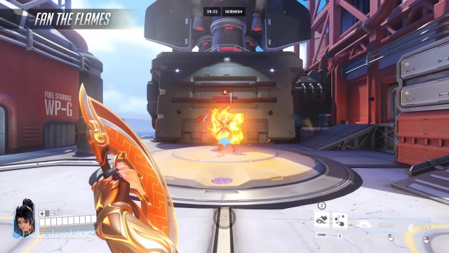 Ань Жань атакует врага с руки