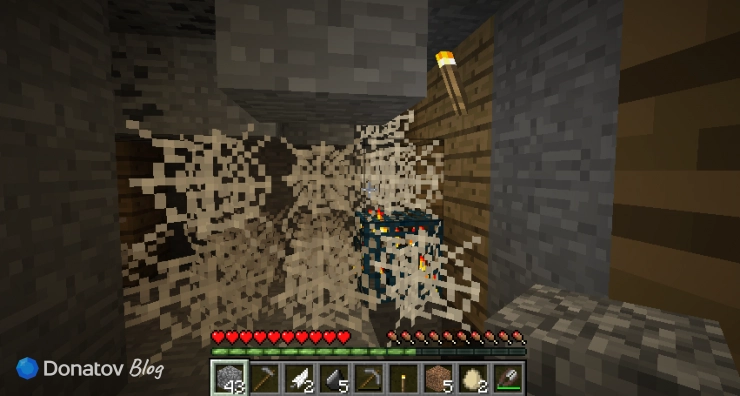 Паутина в заброшенной шахте в Minecraft